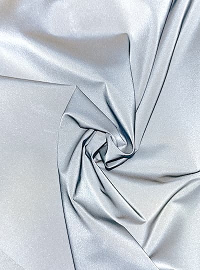 亮银灰色新半岛官网